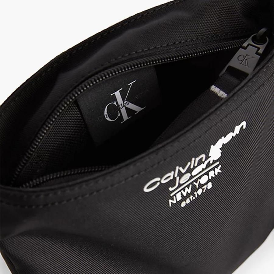 Túi Đeo Chéo Nam Calvin Klein CK Recycled Flat Crossbody Bag K50K510102_BDS Màu Đen