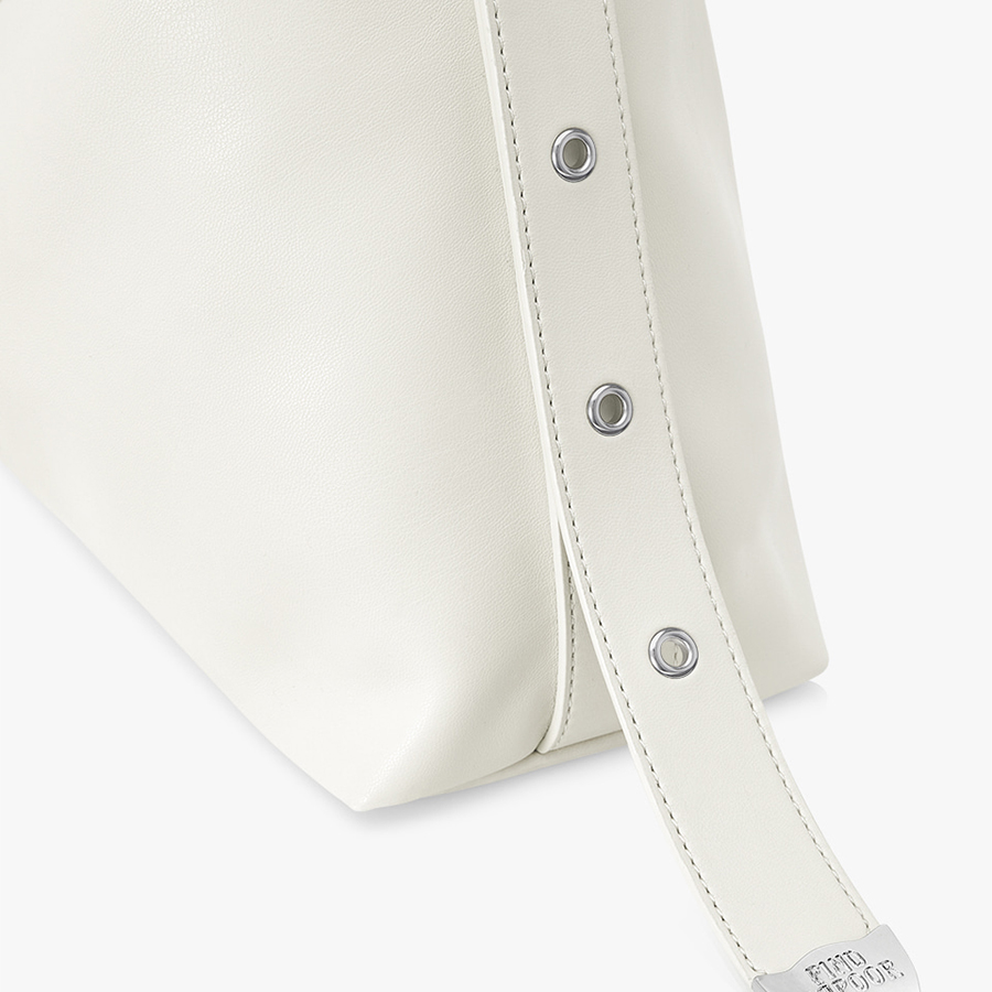 Túi Đeo Chéo Nữ Find Kapoor Belty Over Bag 35 – Ivory Màu Kem