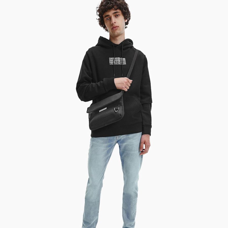 Túi Đeo Chéo Nam Calvin Klein CK Front Logo Shoulder Bag K50K507587 Màu Đen