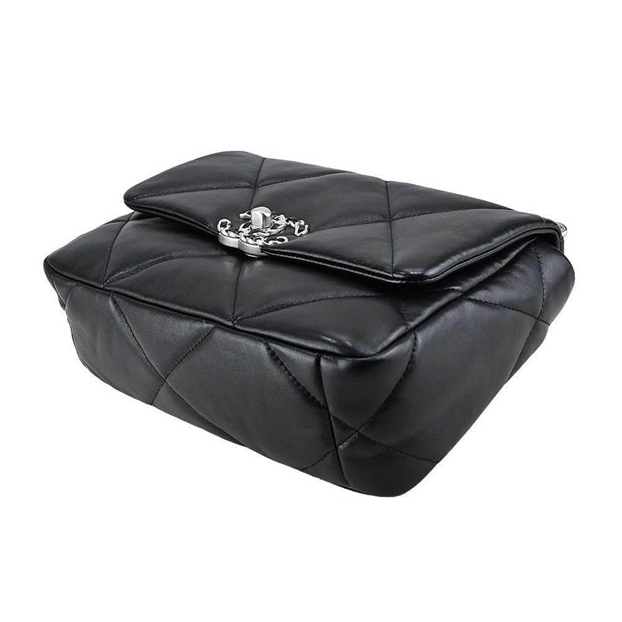 Túi Đeo Chéo Chanel 19 Series Classic Double C Logo Lambskin Silver Turn Buckle Màu Đen