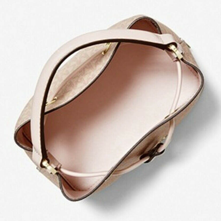 Túi Đeo Chéo Michael Kors MK Suri Mini Small Bucket Crossbody Bag Shoulder Signature Màu Hồng Nhạt