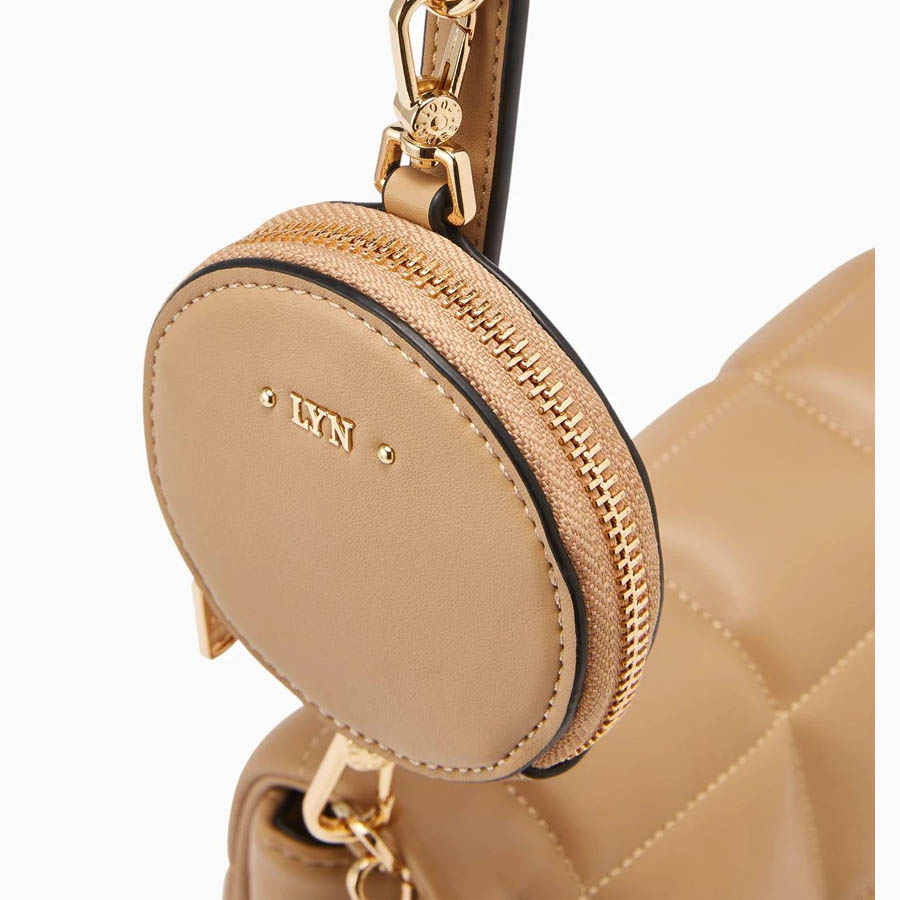 Túi Đeo Chéo Lyn Centric S Handbags LL21WBS002 Màu Nâu Đậm