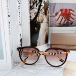 Kính Mắt Burberry Đỏ Bordeaux – Vẻ Đẹp Quyến Rũ, Đậm Chất Thời Trang Anh Quốc