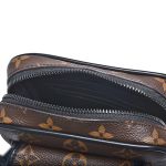 Túi Đeo Chéo Nam Louis Vuitton LV M69404 Christopher Classic Monogram Canvas Zipper Crossbody Bag Màu Đen Nâu