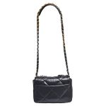 Túi Đeo Chéo Chanel 19 Series Classic Double C Logo Lambskin Silver Turn Buckle Màu Đen